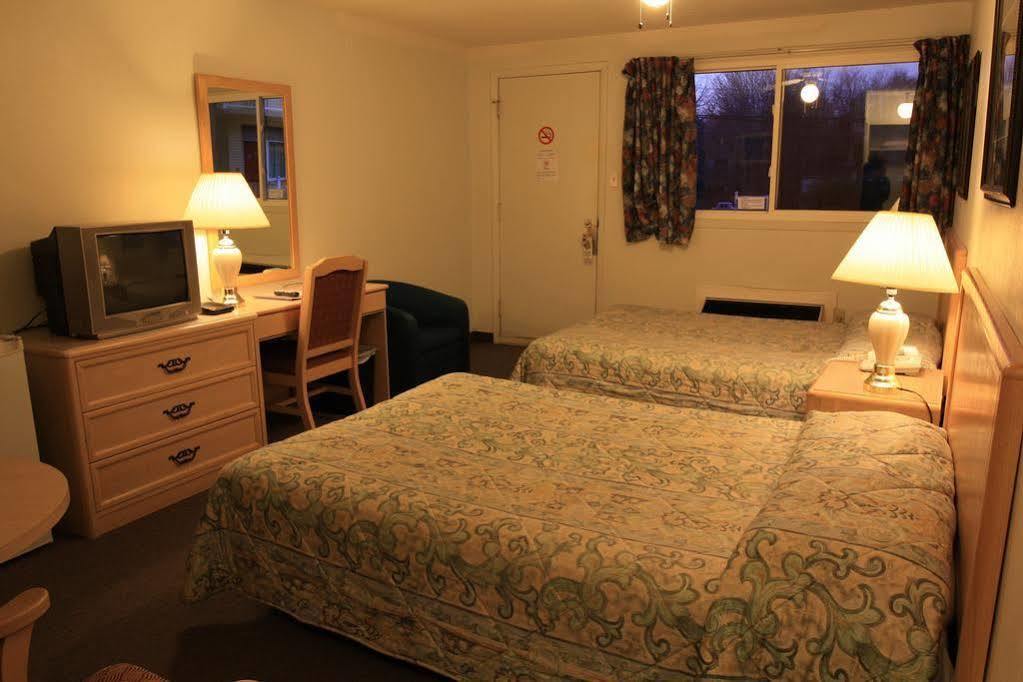 Lake City Motel Dartmouth Exterior photo
